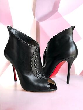 Christian Louboutin Deguise 100 Scalloped Peep Toe Pumps Bootie